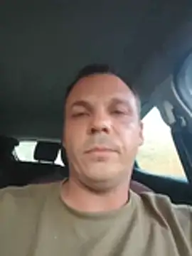 WadedGuzzling Show Webcam