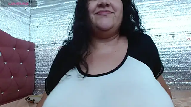 EMILY-NESSA 라이브 XXX 채팅
