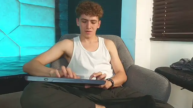 Chat XXX en directo de Tyler_Mcrey