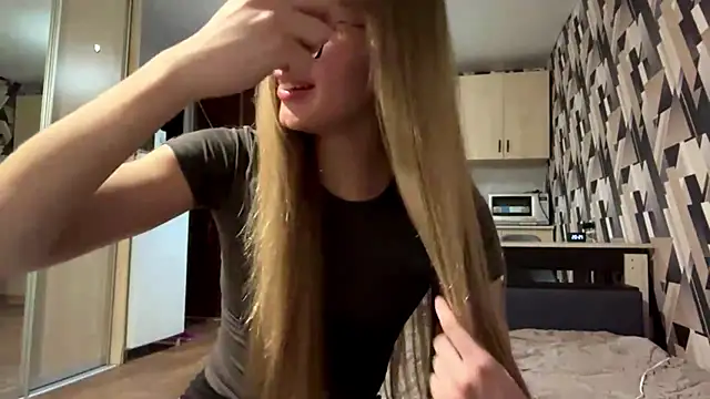 XXX chat uživo modela GoldenFrames