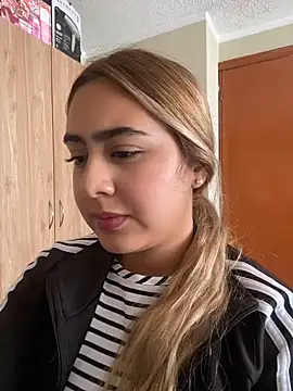 Chat XXX en directo de Miabonnett_