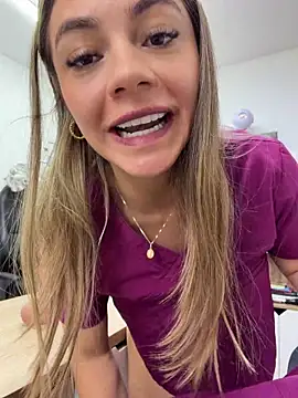 alicee16 webcam show