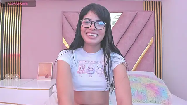 chloe_larson XXX чат на живо