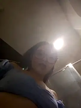 Nahomyrain Chat XXX live