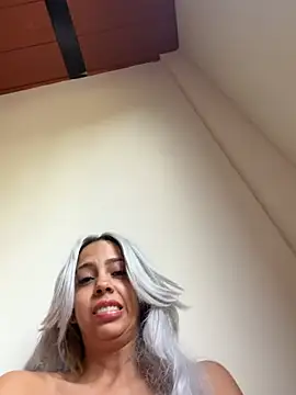 Miah_Lorens Chat XXX live