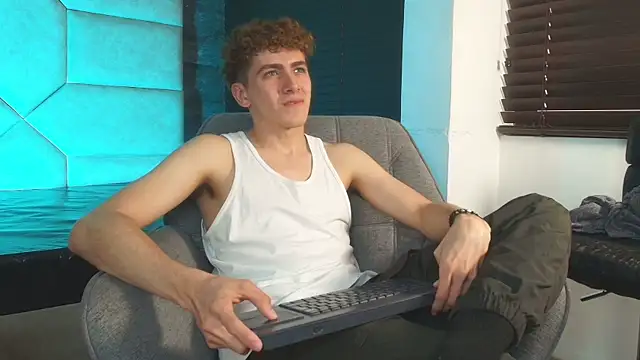 Chat +18 de Tyler_Mcrey ao vivo