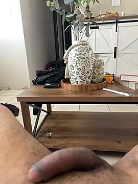 HectorSHot Adlı Modelin Canlı XXX Sohbeti