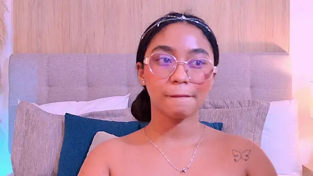 RoseAndDominic's Live XXX Chat