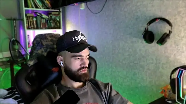 צ'אט XXX בשידור חי של _Serious_Man