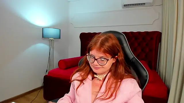 ChloeHalses Chat XXX in diretta