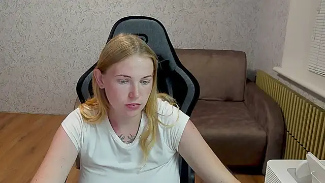 צ'אט XXX בשידור חי של NikkyReyyy