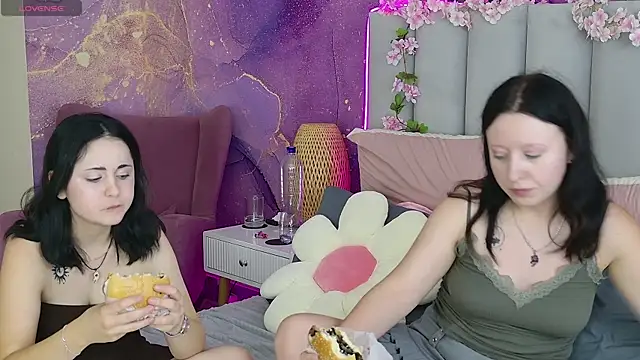RuthHalll's Live XXX Chat