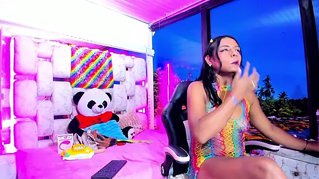 EmmyTorner's Live XXX Chat