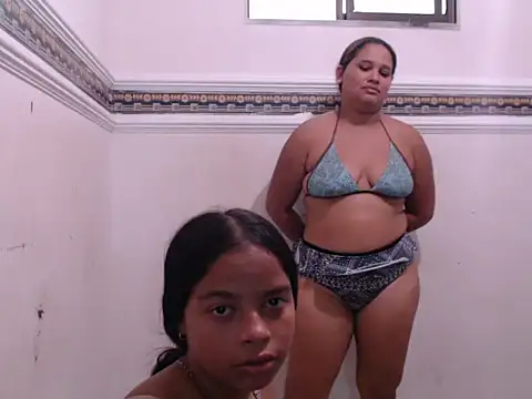Chat XXX en directo de Littlehotxxx