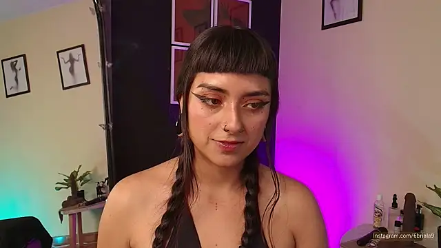 6Briela9_のライブXXXチャット