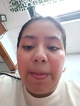 Chat +18 de Amber_Herrera ao vivo