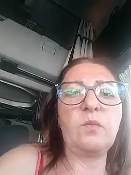 Milfa_nimfomana – Naživo XXX chat