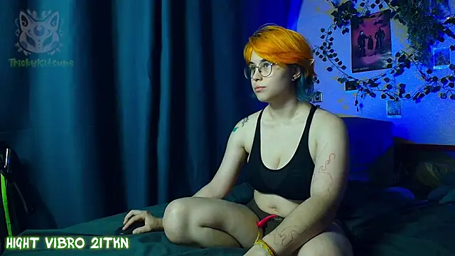 TrickyKitsune's Live XXX Chat