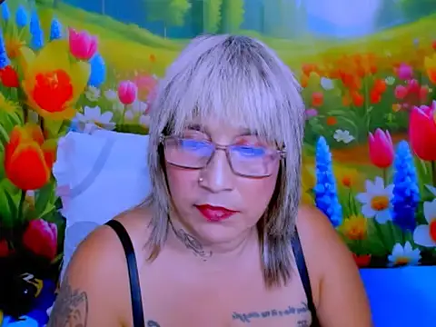 indianroxy élő XXX-chatje