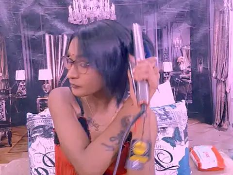 IndianRebel4u2Luv's Live XXX Chat