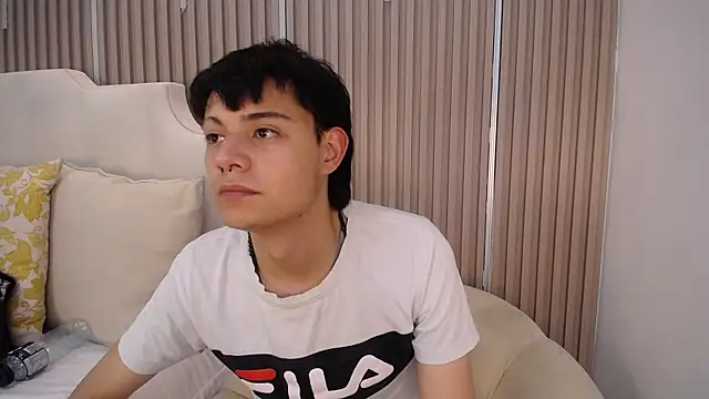 XXX chat uživo modela Luucky_Strike