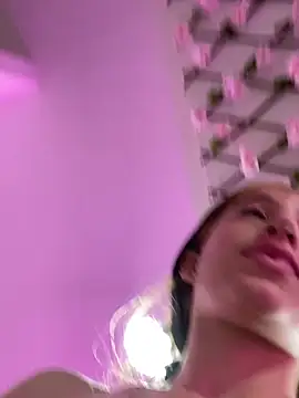 aly_16's Live XXX Chat