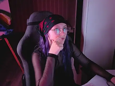 violet-siren-x Adlı Modelin Canlı XXX Sohbeti