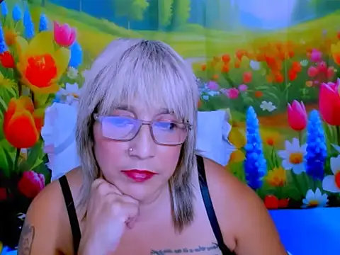 indianroxy live XXX chat