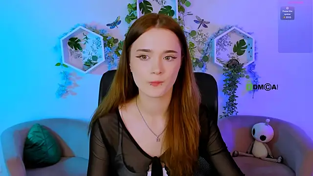 liana_kisses élő XXX-chatje