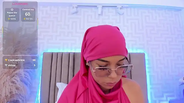 Chat +18 de naishaa_ ao vivo