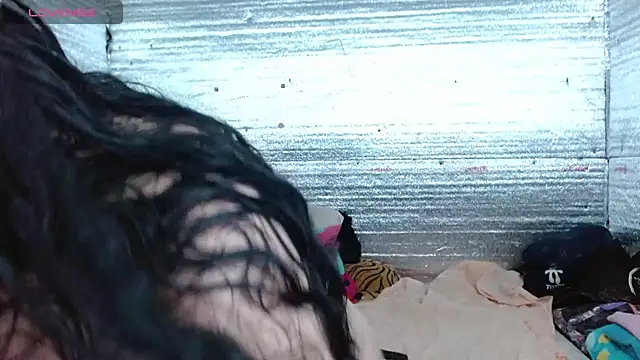 EMILY-NESSA élő XXX-chatje