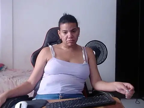 Adriana_0312 Chat XXX in diretta