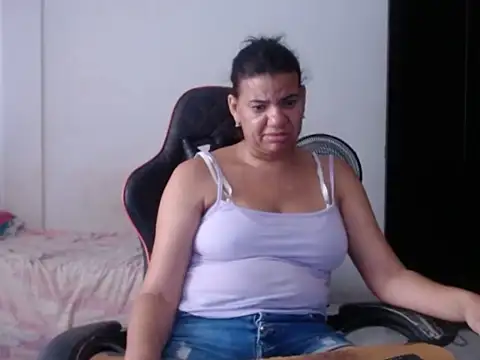 Adriana_0312 – Live XXX-chat