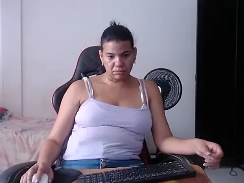 Adriana_0312 Live XXX-chat