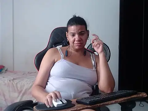 Adriana_0312's Live XXX Chat