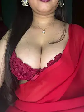 Naughty_pooja44 Adlı Modelin Canlı XXX Sohbeti