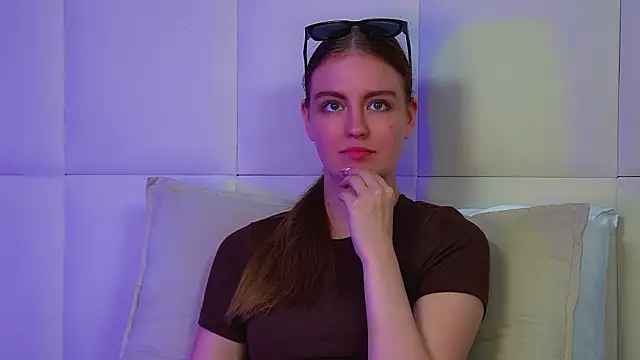 SofiaSarvains' Live XXX Chat
