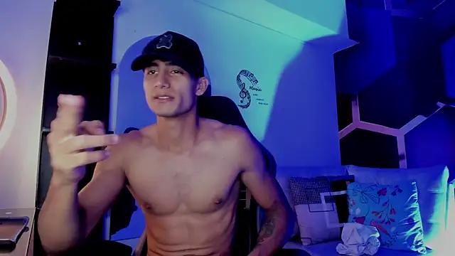 MaxiimoRomano_ লাইভ XXX চ্যাট