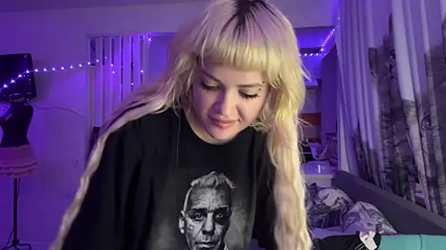 Chat XXX en directo de MagalyEssinger