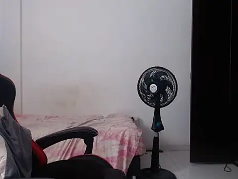XXX chat uživo modela Adriana_0312