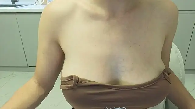 tiny_lily 现场XXX聊天