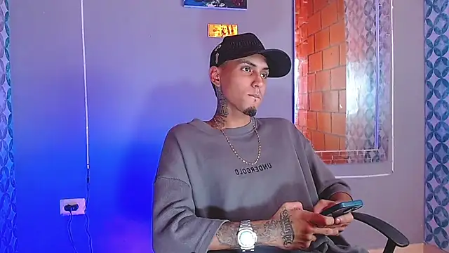 Chat +18 de Liam_lee ao vivo