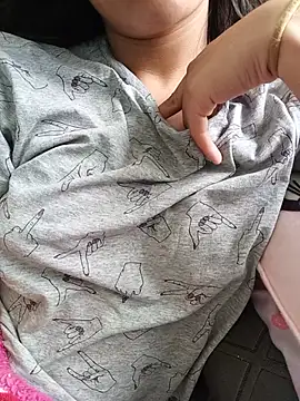 Lynhot9 Adlı Modelin Canlı XXX Sohbeti