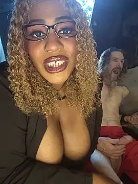 AmazonianMistress' Live XXX Chat