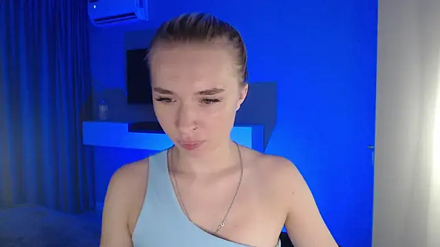 Emily_Hartt live XXX chat