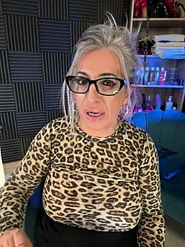 Chatroom XXX en direct de Little_Naughty30