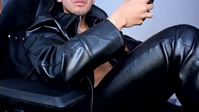 Tommy_BredのライブXXXチャット