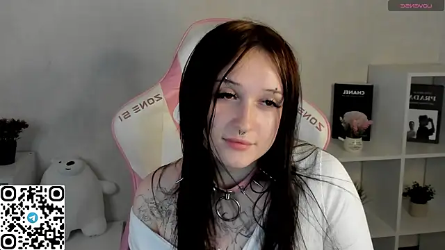Emma-Blissa Adlı Modelin Canlı XXX Sohbeti