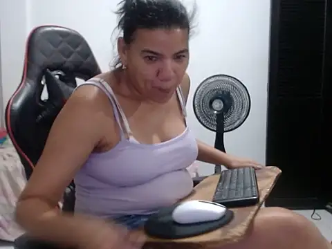 צ'אט XXX בשידור חי של Adriana_0312