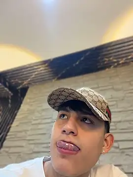 Chat XXX Live Lander_Cruz